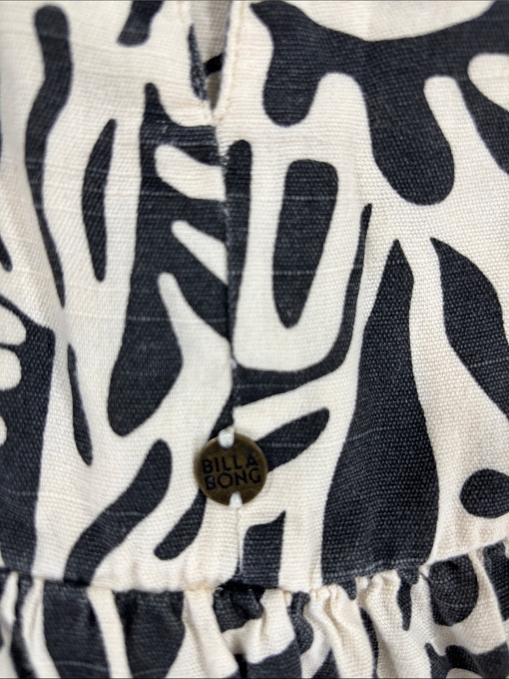 Billabong cotton/linen midi dress M cream/ gray. - Picture 9 of 10